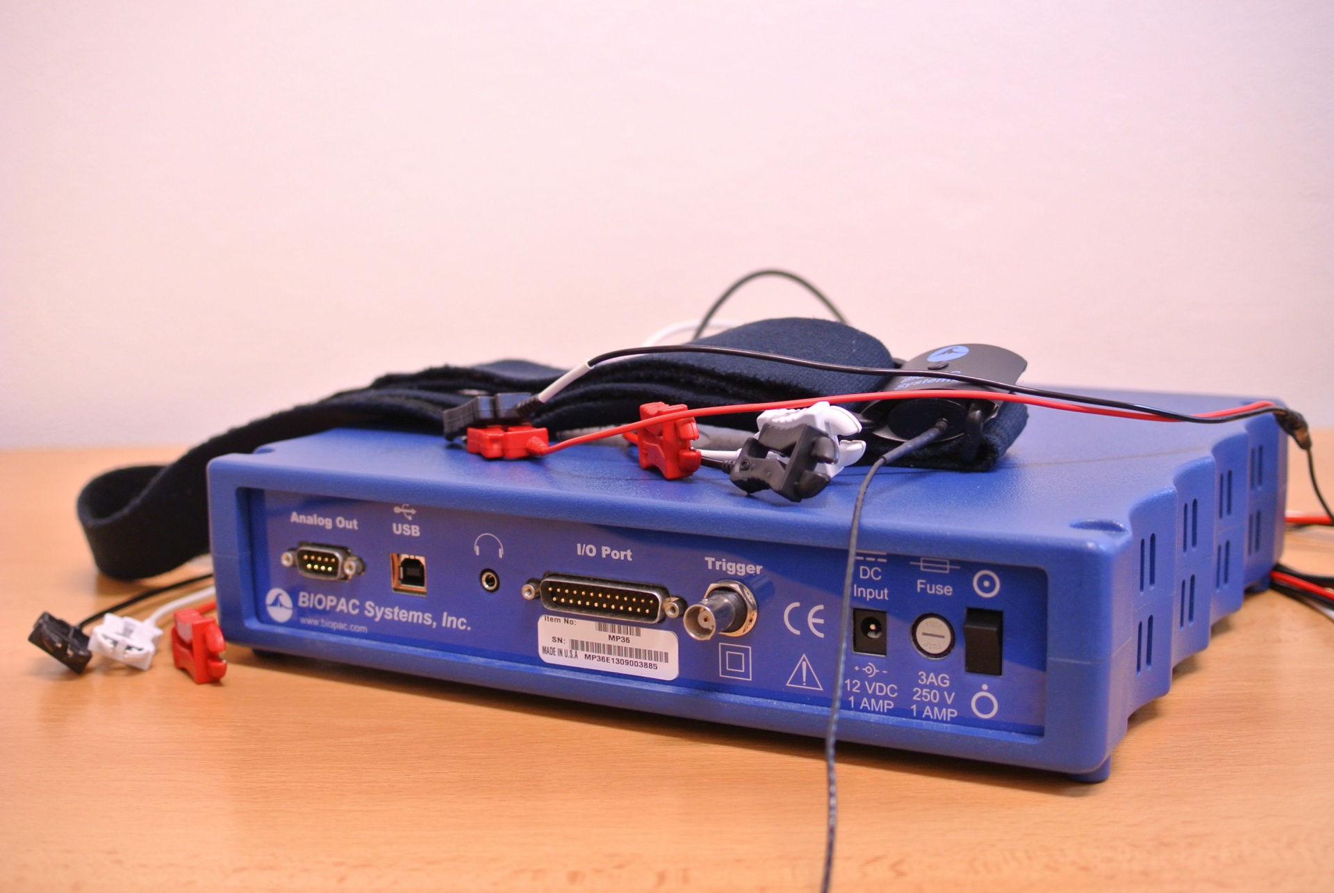 Student device for measuring psychophysiological signals